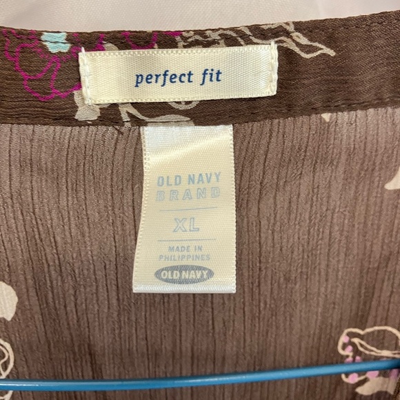 Old Navy Brown Pink Pleated Blouse with 3/4 Sleeves - Picture 2 of 3